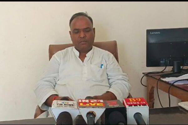 प्रधानी चुनाव से पहले ग्राम सभाओं का क्या है हाल प्रधानों ने दी अलग-अलग प्रतिक्रिया