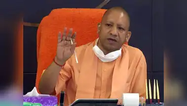 प्रशासनिक शतरंज: यूपी में 33 आईएएस अफसरों के तबादले !