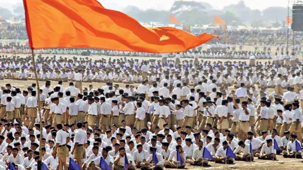 केरल के मंदिर में RSS का गीत गाए जाने पर मचा बवाल !
