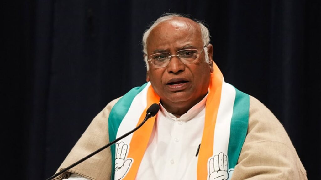 खरगे ने की सरकार से मांग