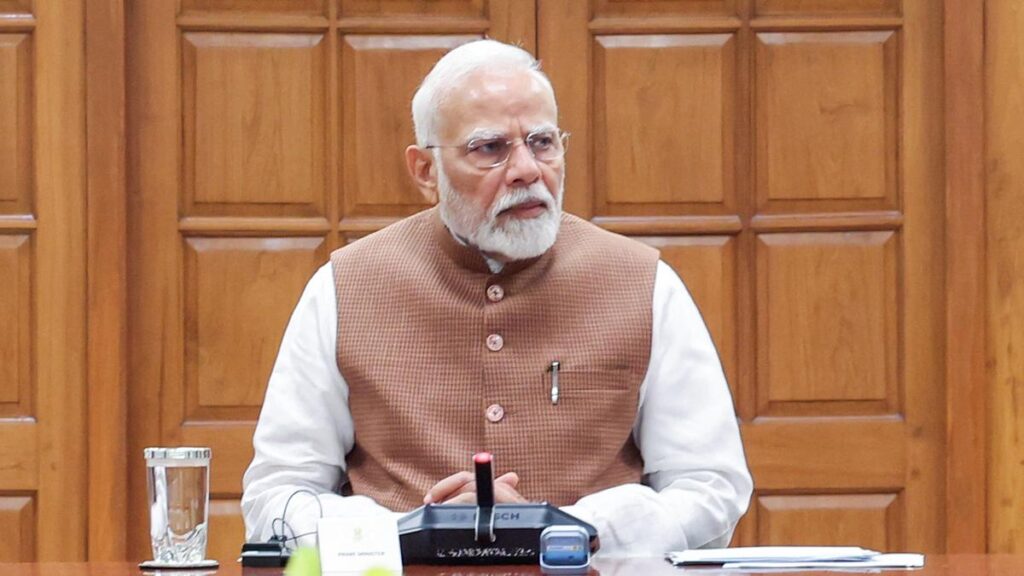 अनुपस्थित रहे मोदी