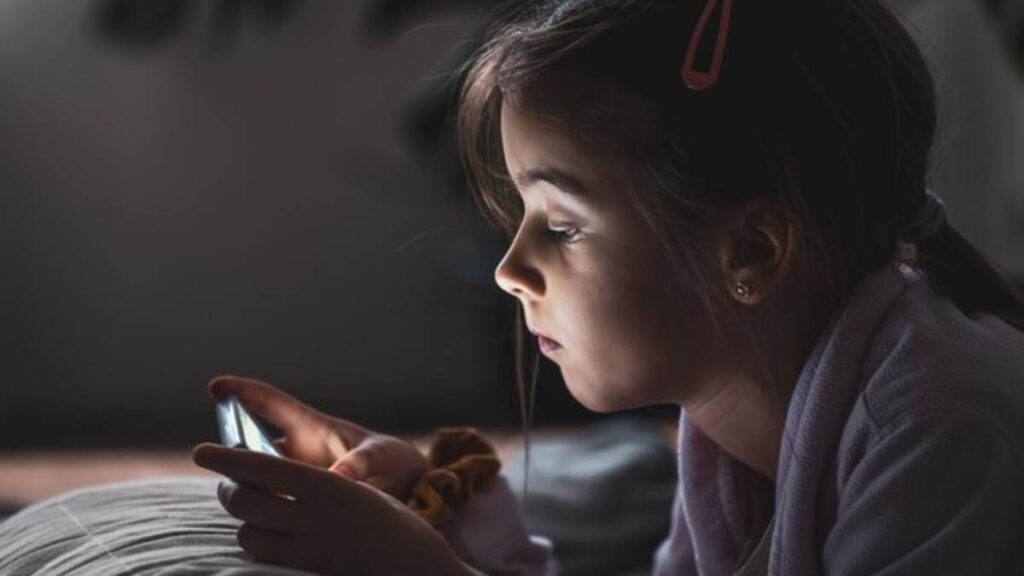 बच्चों का स्क्रीन टाइम करें कमः जरूरी सुझाव