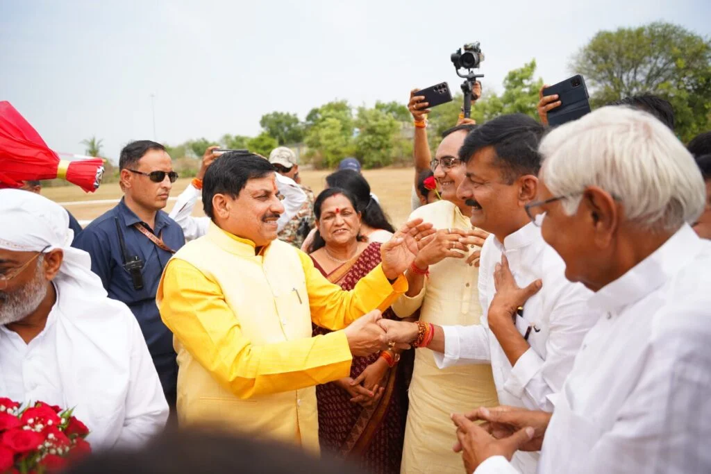 "रेल विकास की रफ्तार पर MP: 6 अमृत स्टेशनों का उद्घाटन !