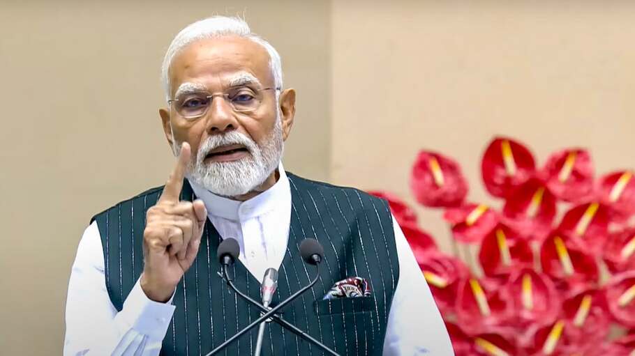 "सर्जिकल स्ट्राइक के बाद मोदी का मास्टरस्ट्रोक: तीन देशों का दौरा टला