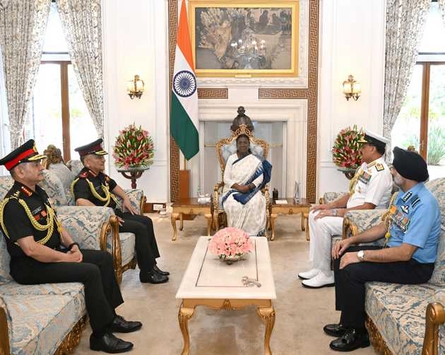 "राष्ट्रपति ने सराहा शौर्य, ऑपरेशन सिंदूर बना सशस्त्र बलों का गौरव गाथा"