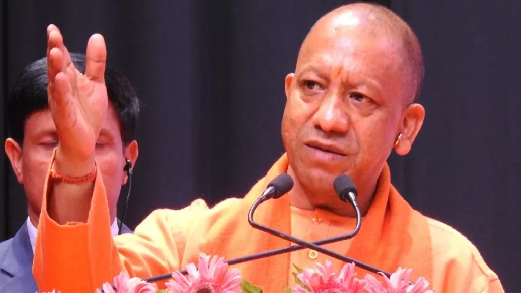 यूपी में मेधावियों को सम्मान: सीएम योगी आदित्यनाथ देंगे टॉपर्स को टेबलेट और मेडल !