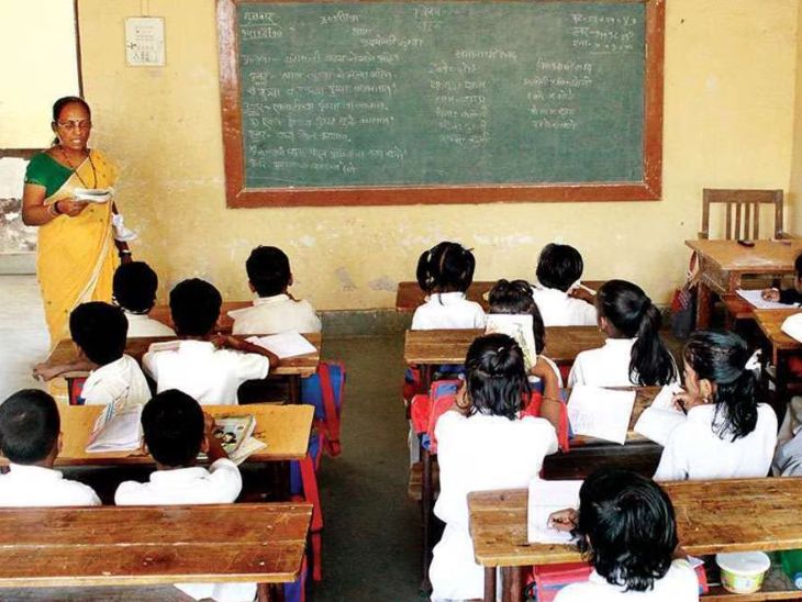 हिंदी के बजाय दूसरी भाषा को भी चुन सकते हैं छात्र