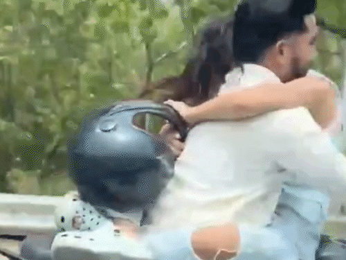 आशिकी पड़ी महंगी 53 कट गया हजार का चालान !