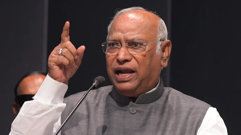 "खरगे का वार: ऑपरेशन सिंदूर की जांच हो कारगिल की तरह, विपक्ष ने उठाए सवाल"