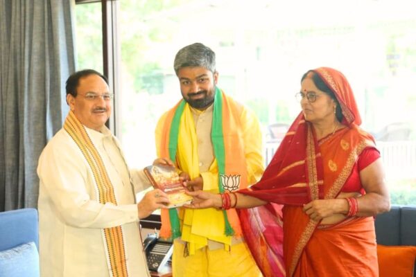 बीजेपी से किनारा कर यूट्यूबर मनीष कश्यप ने लोगों से पूछा राय, बोले- अब कहां से लड़ूं चुनाव?