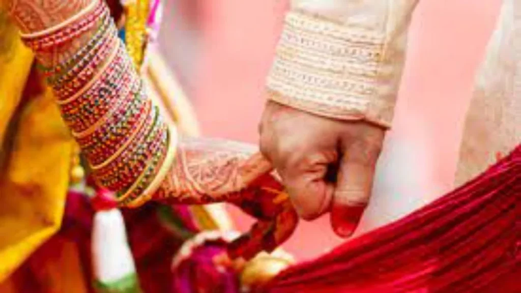 पत्नी प्रेमी संग भागी तो पति ने ली राहत की सांस, कहा— 'शुक्र है राजा रघुवंशी जैसा हाल नहीं हुआ'