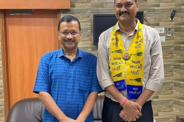गुजरात AAP में भूचाल: विधायक उमेश मकवाणा ने सभी पदों से दिया इस्तीफा !