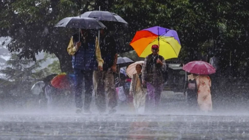 दिल्ली-एनसीआर में झमाझम बारिश