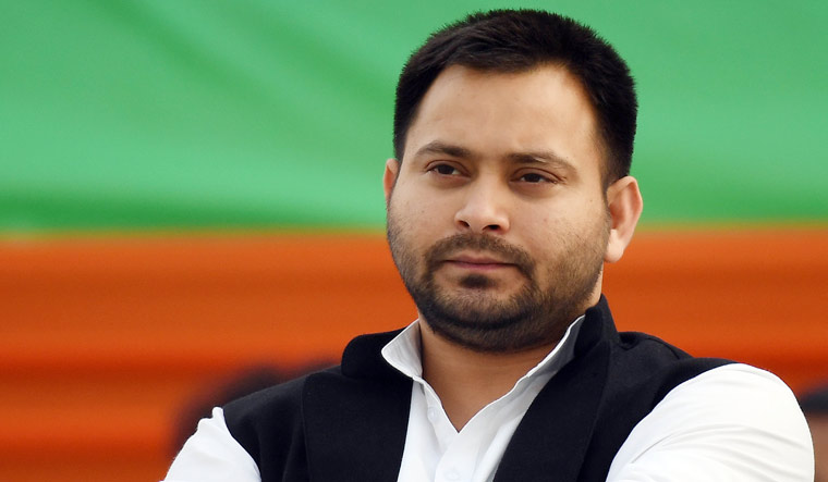'तेजस्वी की लोकप्रियता सोशल मीडिया तक सीमित'