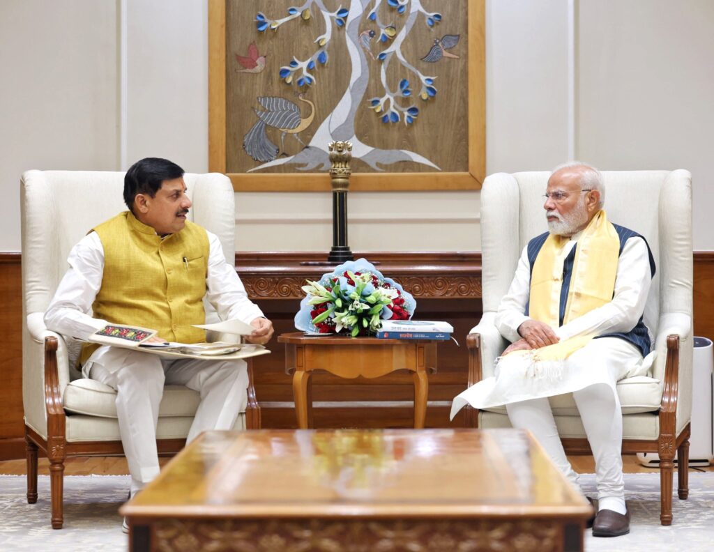 पीएम मोदी से मिले मध्य प्रदेश के सीएम मोहन यादव !