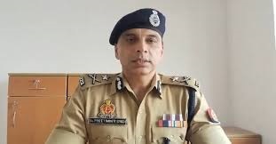 प्रशासन की प्रतिक्रिया