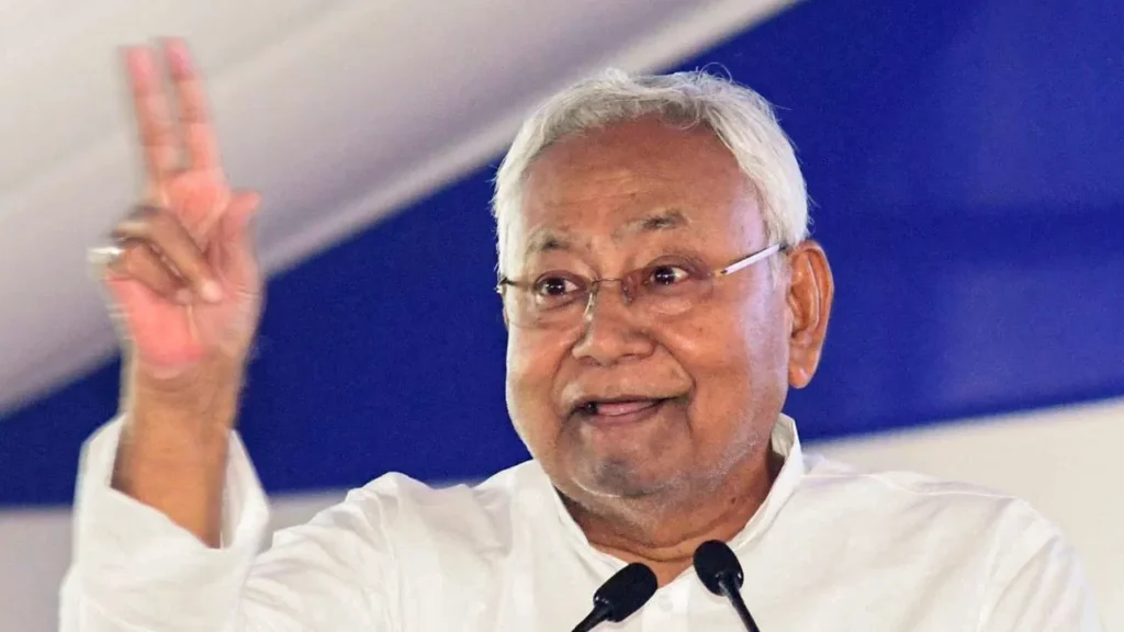 नीतीश कुमार का बड़ा दांव, शिक्षा के मोर्चे पर चुनावी तैयारी ! 