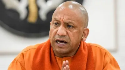 UP में भारी बारिश पर सीएम योगी की सख्ती, अफसरों को अलर्ट मोड पर रहने के निर्देश !