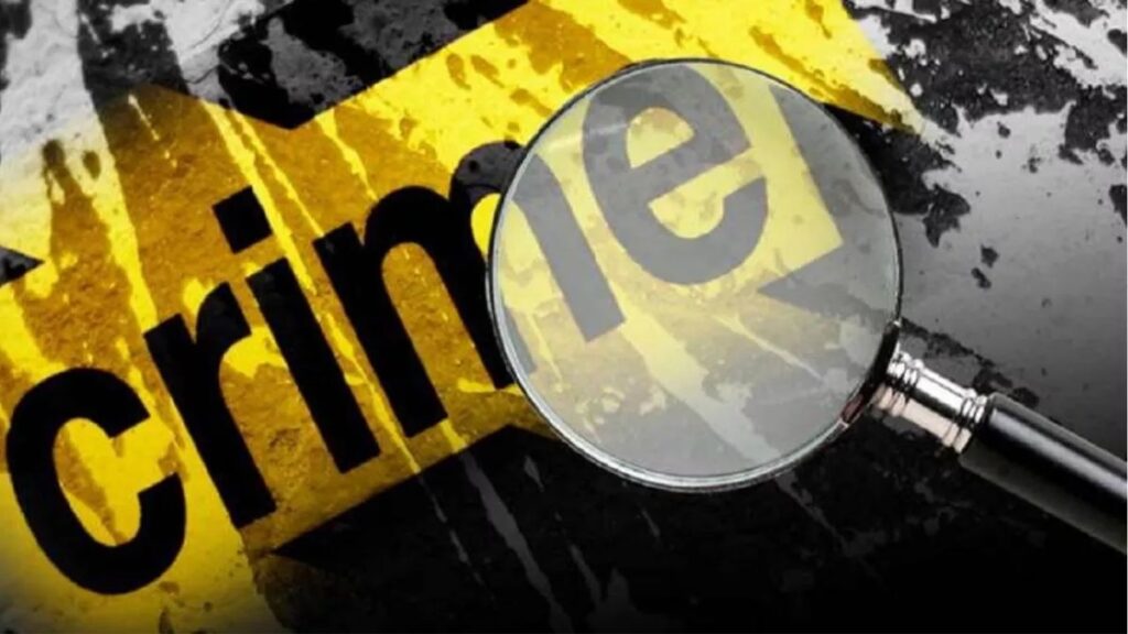 "चंदौली में सनसनी: घर में घुसे बदमाशों ने महिला को मारी गोली, बच्चों के पास हुई वारदात"