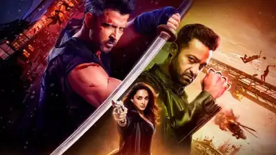 "‘War 2’ रिव्यू: ऋतिक-जूनियर एनटीआर का एक्शन दमदार, कहानी में कमी"!
