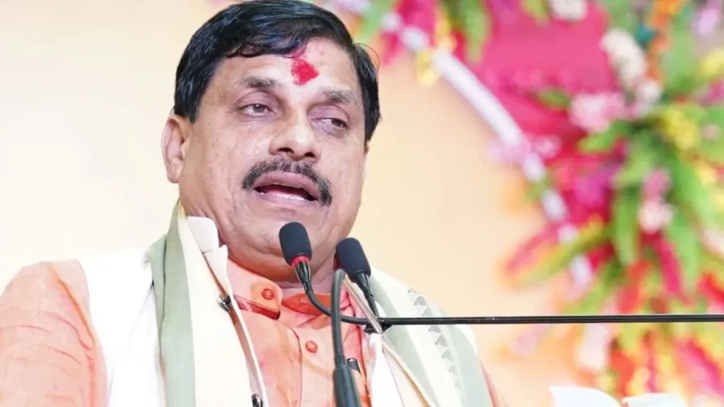 सीएम मोहन यादव ने दी स्कॉलरशिप