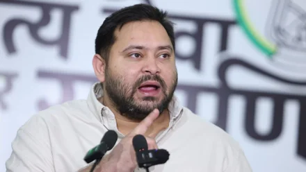 तेजस्वी का नाम क्यों आया?