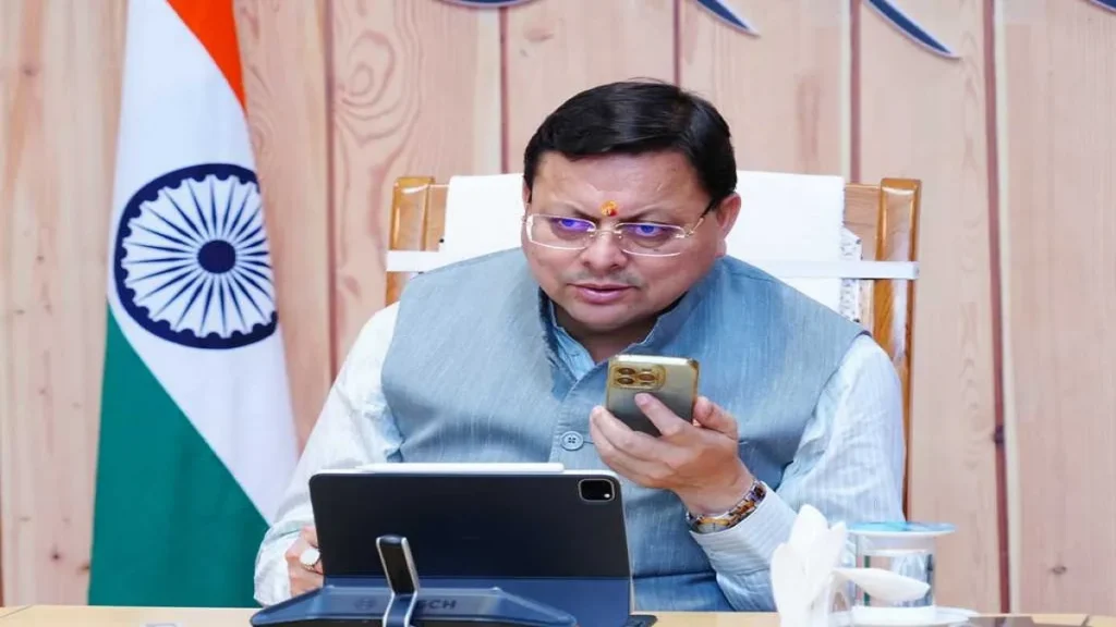 "सीएम योगी का उत्तराखंड को समर्थन – पुष्कर सिंह धामी से फोन पर की बात, हर संभव मदद का भरोसा"