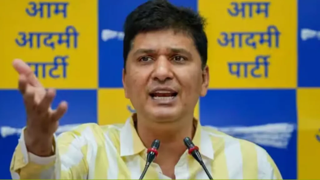 AAP का निशाना: ‘फुलेरा मॉडल दिल्ली में?’