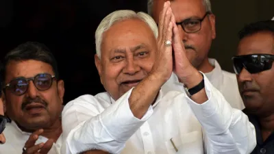 "चुनाव से पहले नीतीश कैबिनेट का बड़ा तोहफ़ा, कर्मचारियों की सैलरी में बढ़ोतरी"