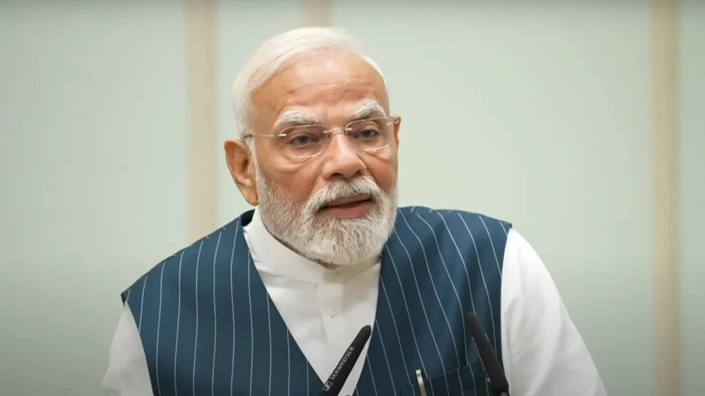 "पीएम मोदी का आश्वासन: 'बाढ़ प्रभावितों संग खड़ा है केंद्र', हिमाचल-पंजाब दौरे से पहले बयान"