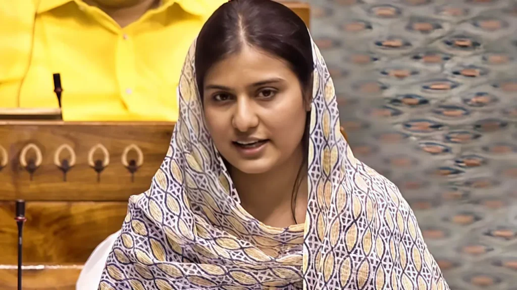 इकरा हसन पर दिए गए विवादित बयान की आलोचना