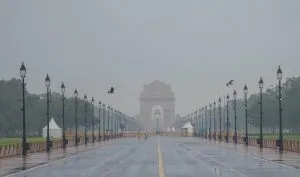 दिल्ली की ठंड में घुला ज़हर, AQI ‘बहुत खराब’ स्तर पर — कल हो सकती है कृत्रिम बारिश !