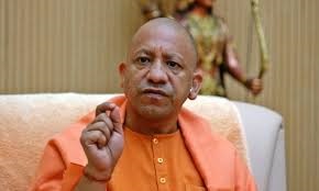 वाराणसी में योगी दौरे के दौरान ट्रैफिक का तांता, एंबुलेंस और स्कूल बसें फंसीं !