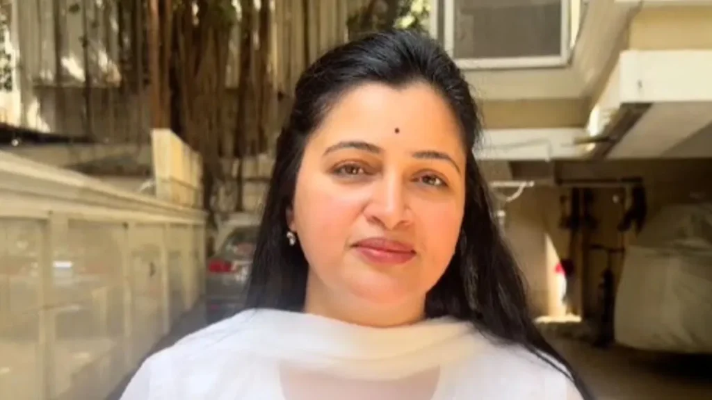 नवनीत राणा के नाम आया धमकी भरा खत, BJP में मचा हड़कंप !