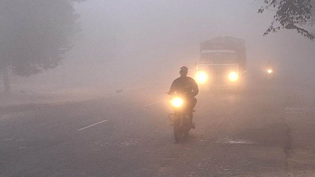 यूपी में सर्दी की दस्तक तेज़, इटावा में न्यूनतम तापमान गिरा !