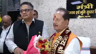 नए पदभार के साथ नई चेतावनी—सिन्हा बोले, भू-माफिया अब खुद को तैयार कर लें !