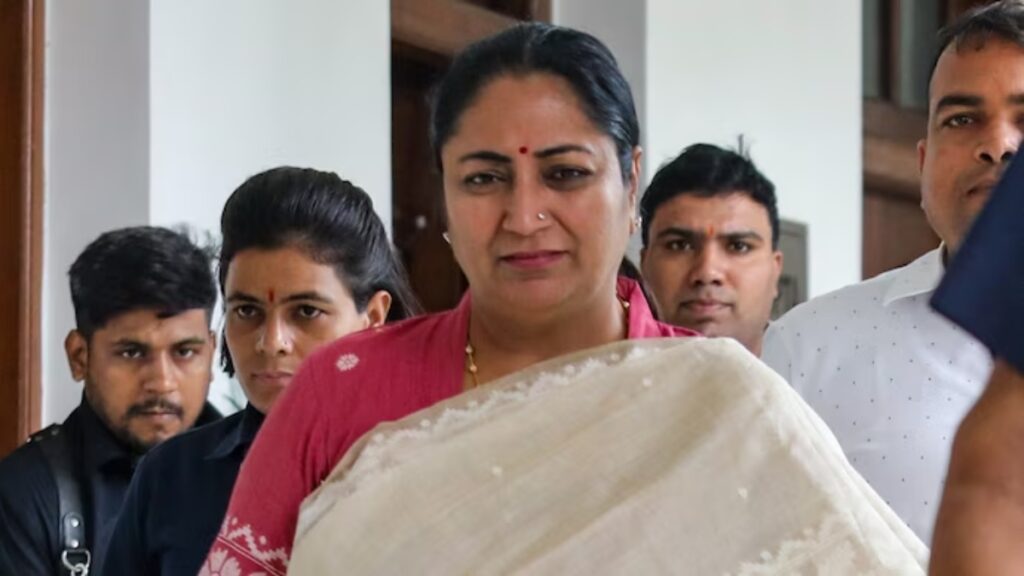 रेखा सरकार का ऐलान: मंगलवार को पूरे दिल्ली में पब्लिक हॉलिडे !