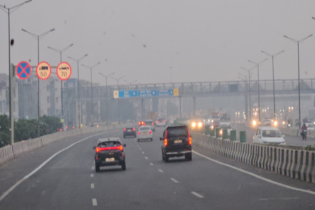 प्रदूषण के खिलाफ सख्ती, 18 दिसंबर से कई गाड़ियां दिल्ली से बाहर ! 