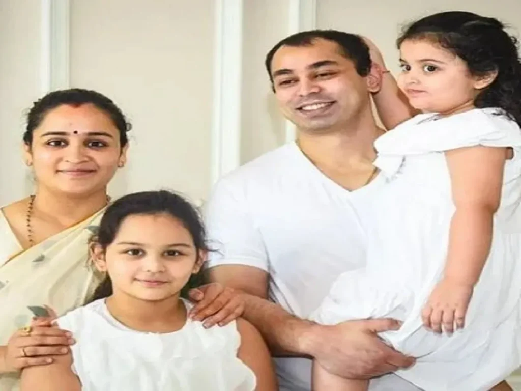 यूपी: मुलायम परिवार में दरार गहरी, प्रतीक यादव ने अपर्णा यादव से तलाक का किया ऐलान !