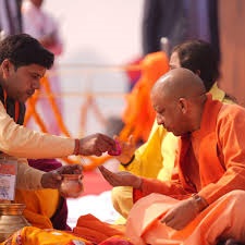 प्रयागराज पहुंचे सीएम योगी, गंगा-पूजन कर मां गंगा का लिया आशीर्वाद !