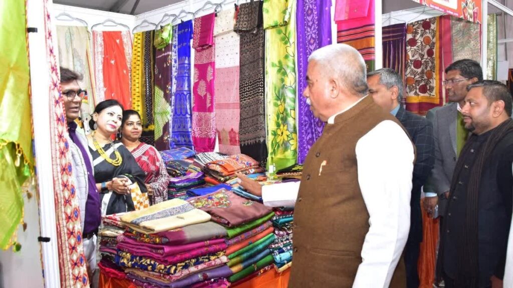 Lucknow में खादी–सिल्क का उत्सव, रवीन्द्रालय में सजेगा देसी हुनर का संसार !