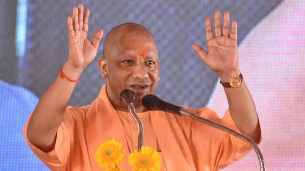 शिक्षामित्रों पर योगी सरकार मेहरबान: वेतन बढ़ोतरी तय !