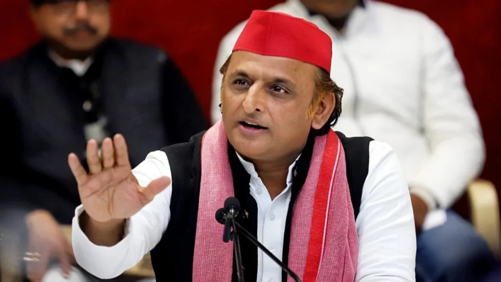 अब ब्रह्मोस भेजेंगे क्या? अखिलेश यादव का सीएम योगी पर कटाक्ष !