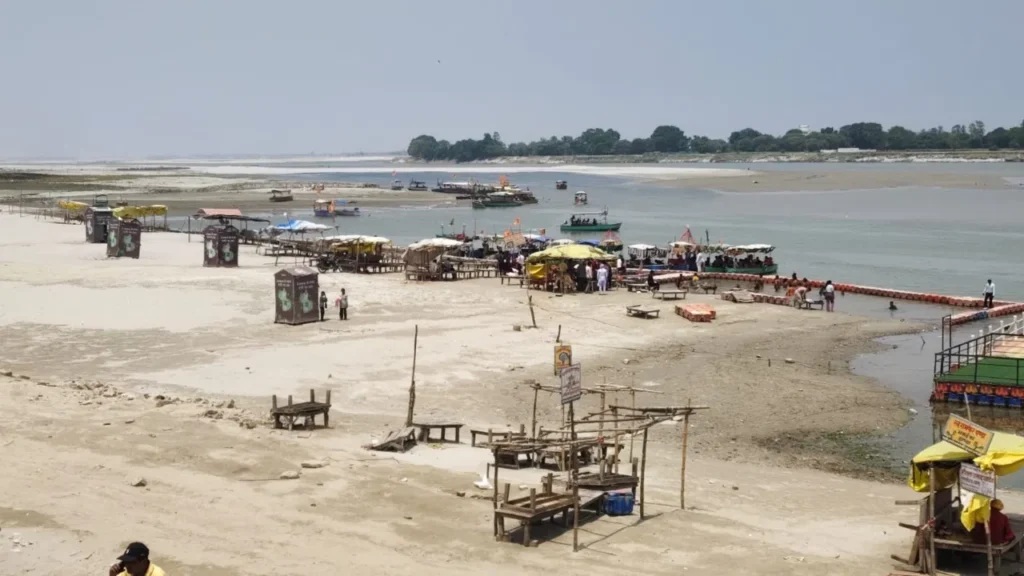 घटती सरयू पर सियासत गरम, योगी सरकार कटघरे में !