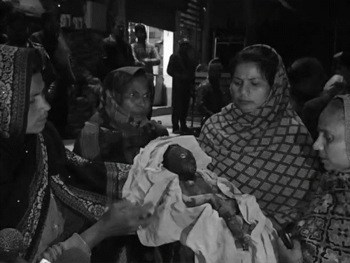 कानपुर में निजी नर्सिंग होम की बड़ी लापरवाही, NICU के वार्मर में झुलसकर नवजात की दर्दनाक मौत !