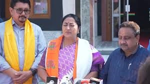 CM का अल्टीमेटम: 4 महीने में पूरे हों हजारों करोड़ के प्रोजेक्ट !